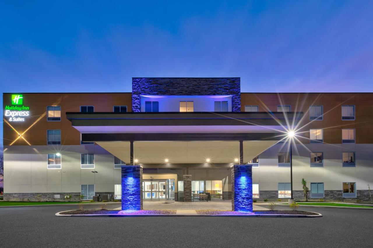 Holiday Inn Express & Suites Wooster By Ihg Exterior photo