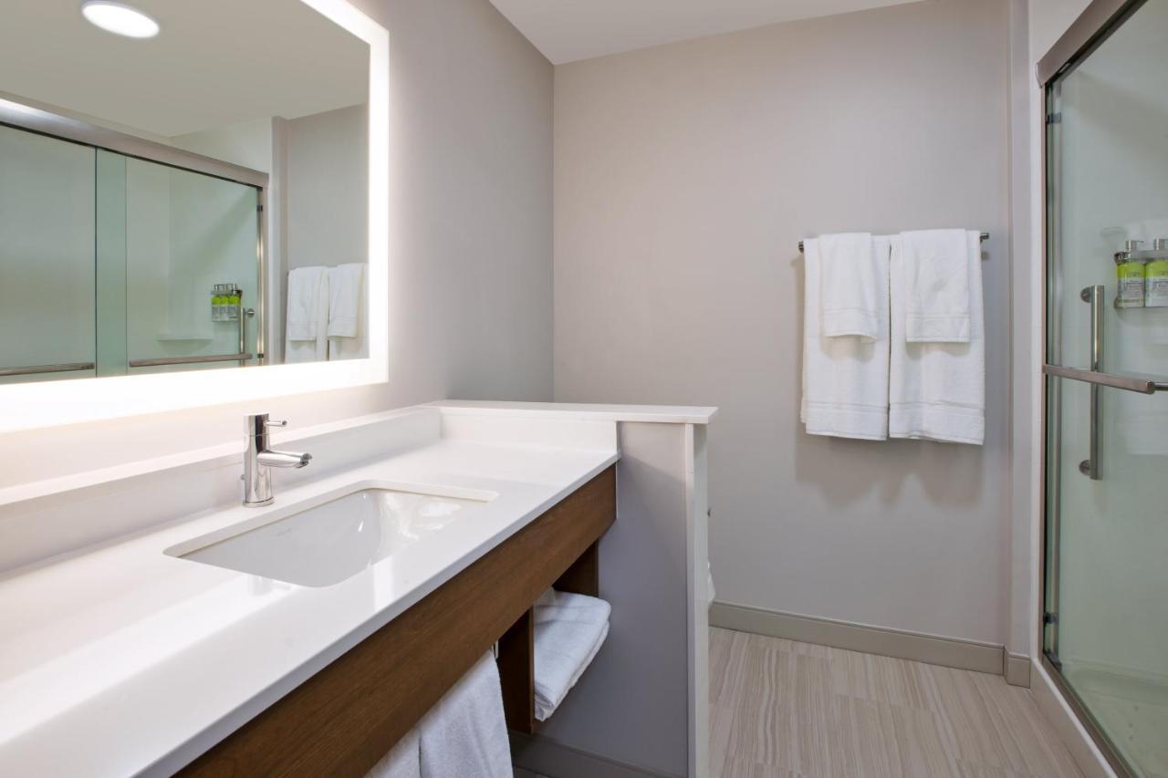 Holiday Inn Express & Suites Wooster By Ihg Exterior photo